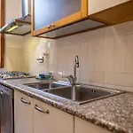 Flora 1 By Portofinohomes Apartmán *