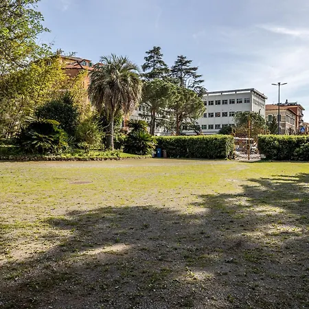 Flora 1 By Portofinohomes Apartment